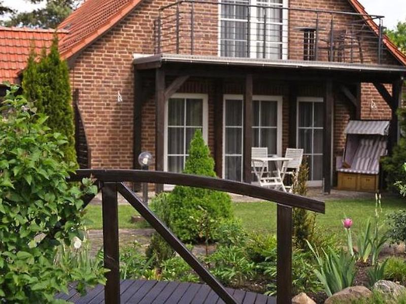 4F33C8426A8E51BA38A7E9C361E4F015