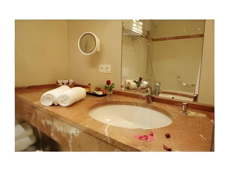 09546048402165AE4754A4F6F18AFC02