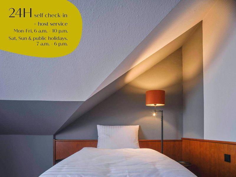 2F6B3C867FBE824A35D7A6A7F2973411