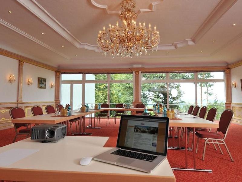 1ED0C2BB1F8BD425F4363A2B8F89A531