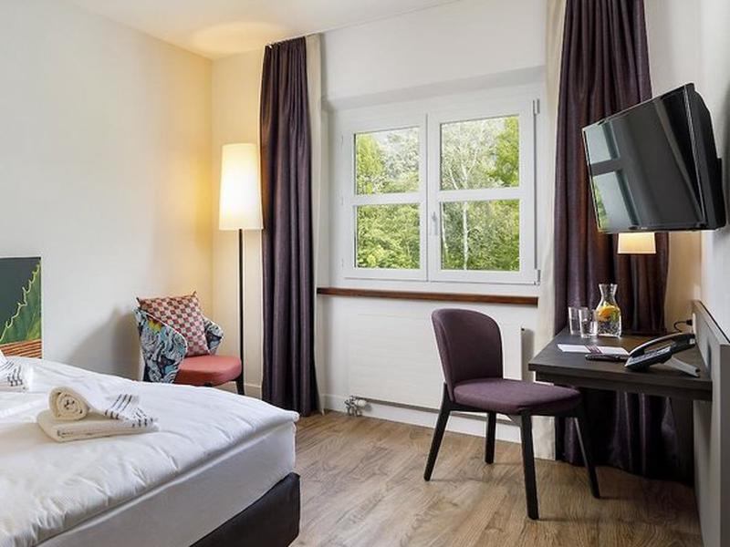 215008BEAD6C330358A466AAB56CFAE5