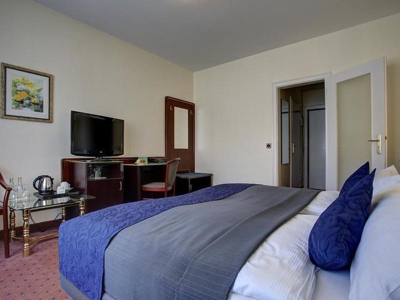 8B106DA6F99BCF56BE83BE5EC8773559