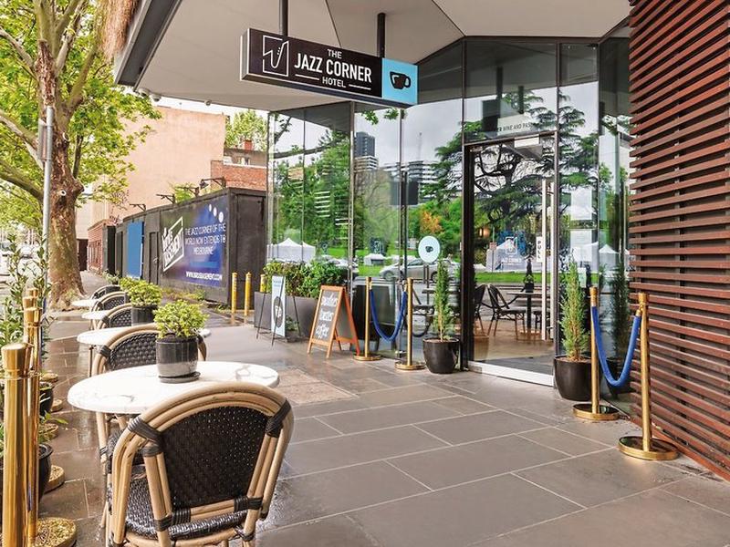 B9F26D52AC5CE795F21EFF592D942BAC