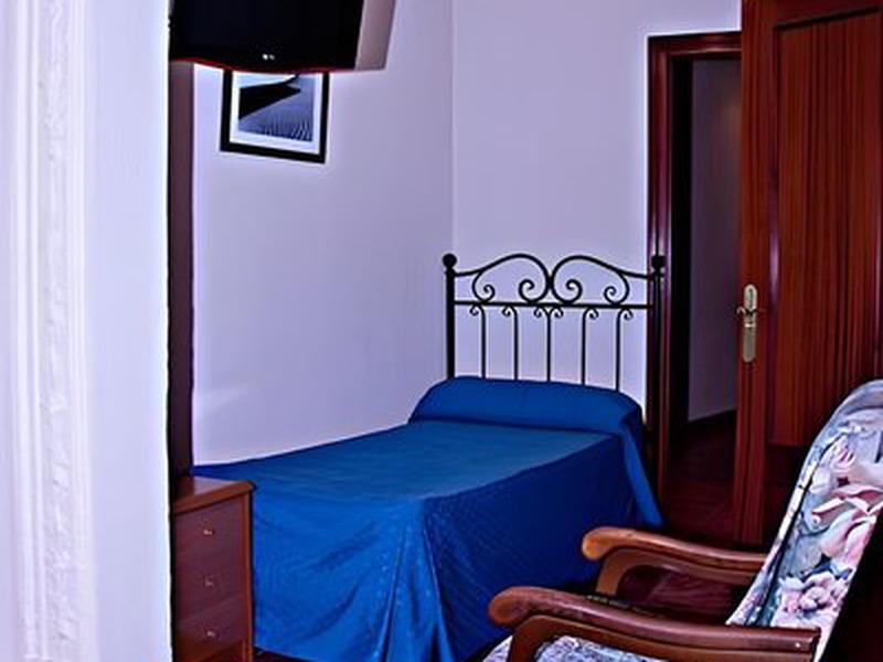 01D4C63032E92D2F0C12236CBED54114