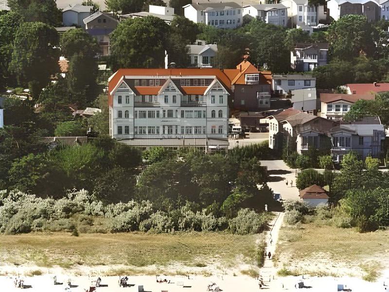 0B3A5B4B6C9FF67D96F82A2374F4ADA9