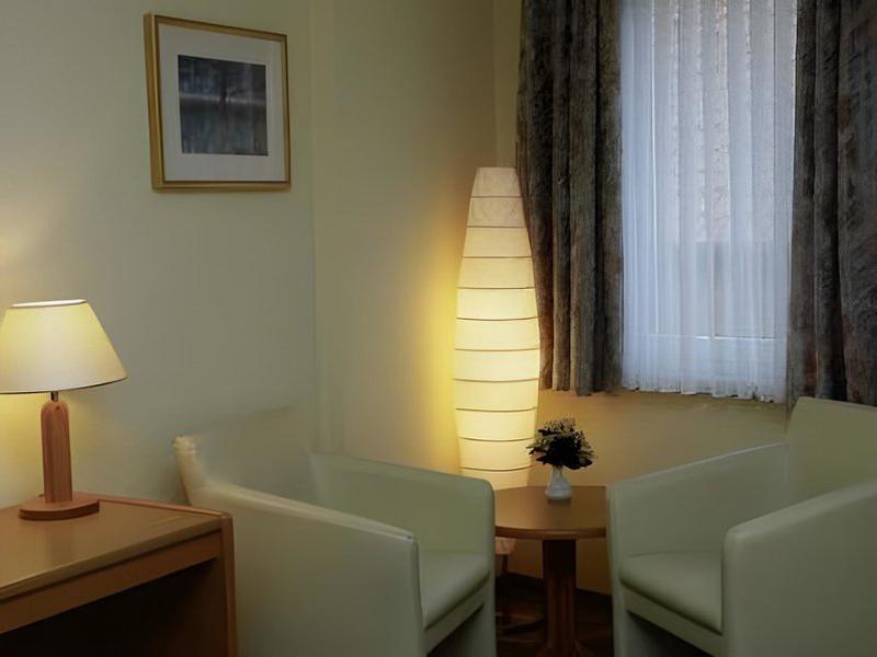 AB72A530C1C1E0C01702F8BD86FAA85D