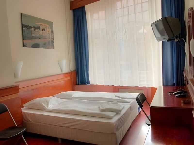 340D2B62ABD008A6849384F2EF1E7276