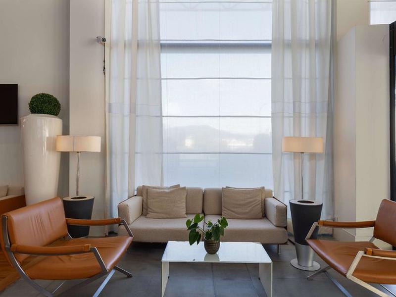 CD18E28B495B4F433B003FB8555D713E