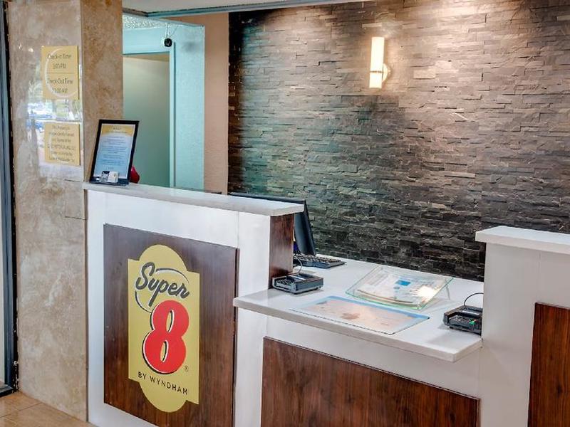 EB808C075DE81706DEDC2E40EFA87E44