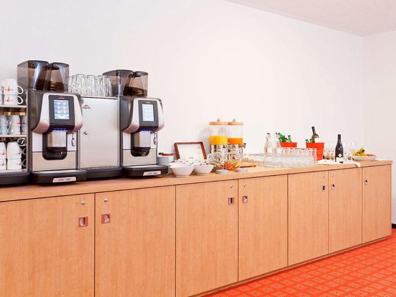 27FE0E0A1F25E3C5154A8DAEB32B1C7D