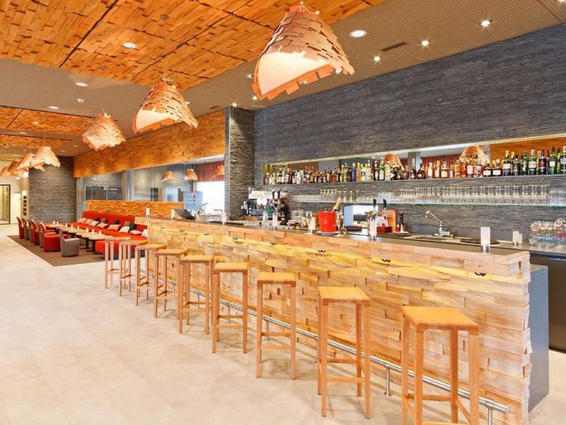 55F832FCE1C15AB951F4F4A8A1BED144