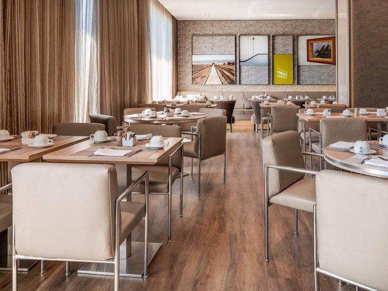 E858ABF34B3700B1D27F0BA1926B5739