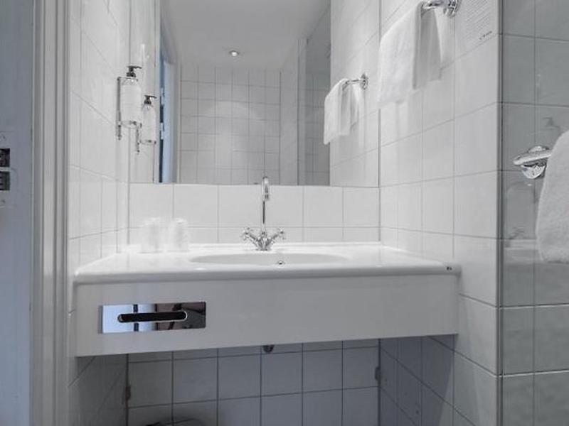 F13A848E41394A2D2B16FB8CCDDAC680