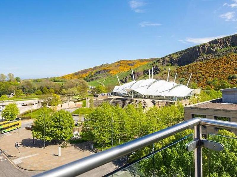 5FFD95D0CBB3F6944AC396A77678CFA6