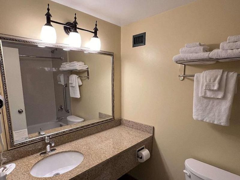 2A1002931ED693F745E5C3A2261E725E