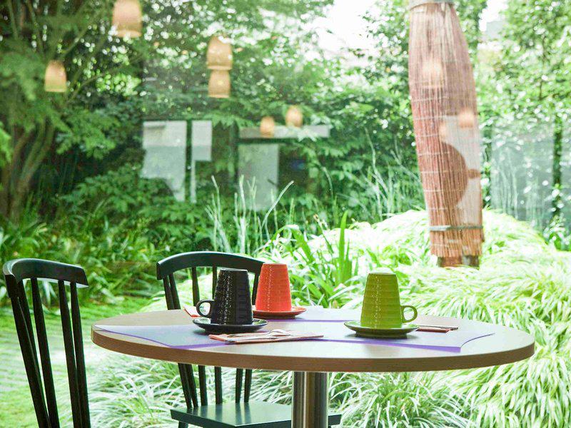 669FDCD8A7773A72EA18B56E79DD96F8