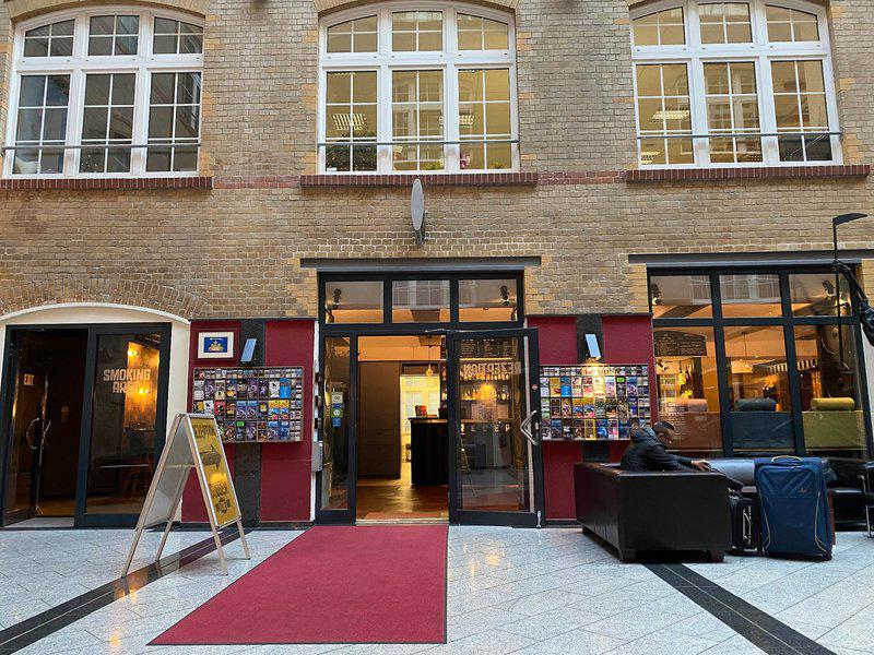 E41B004299F080FD85A9FD81D9837F89