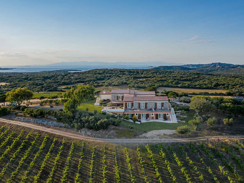 D1897A96A54136E9F141D53DE3197043