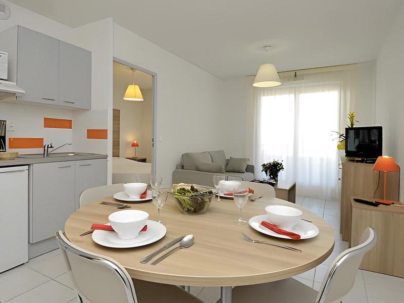 45D9BAB67E03AE26E8929D27130F142E