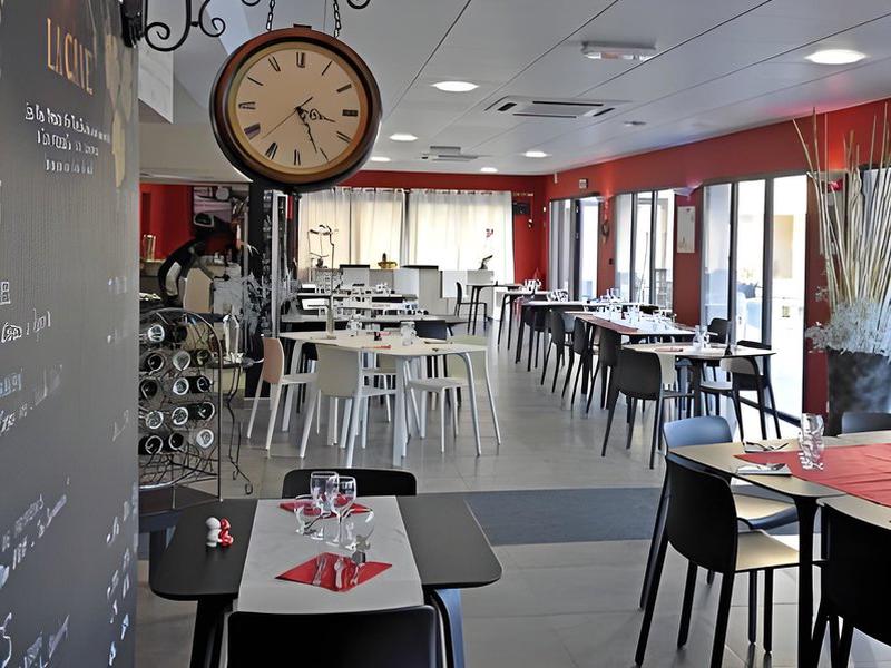 AE39D2456702286103D8779DFDB8B57E