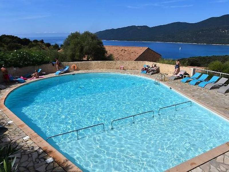 EE01852421DC9844955B163AC9FD6398