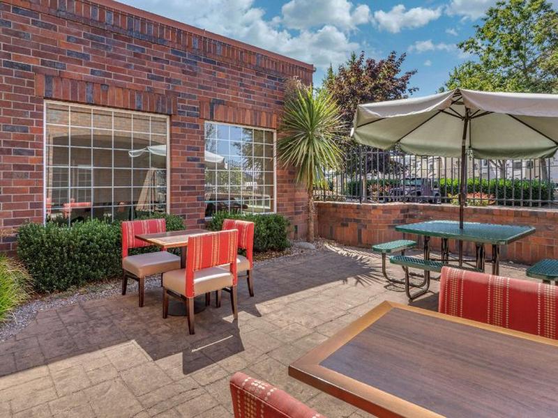 5A03492677475F9A5EC0CAE432319311