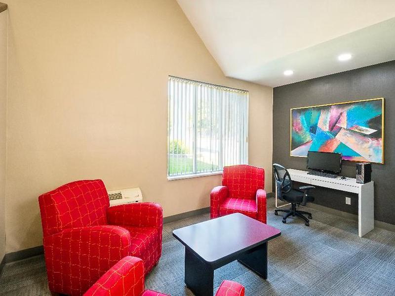 F64ED652C8B81B464EA0DEB6DA896511