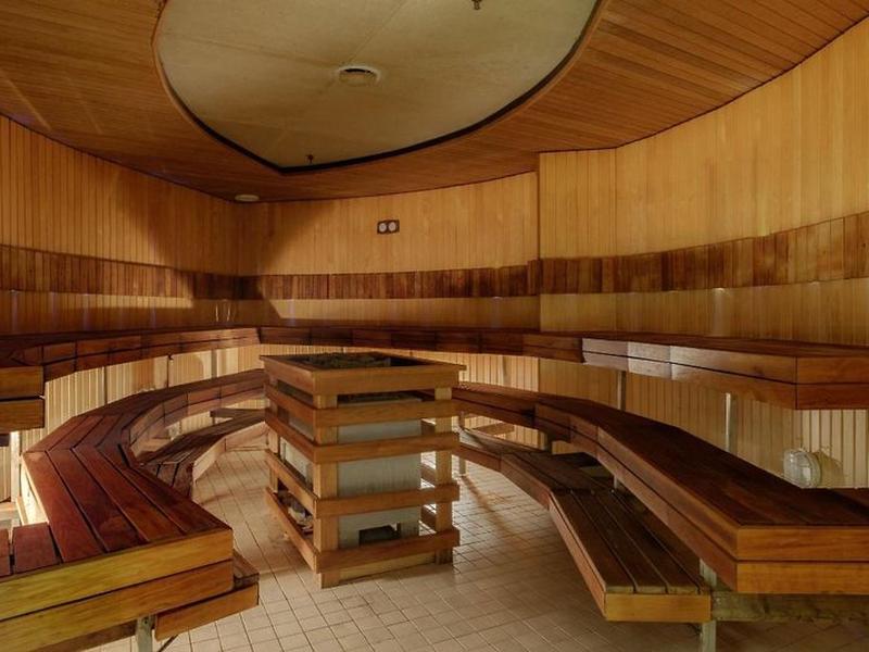 CBFF86C9B6563D6090203D84DBABF305