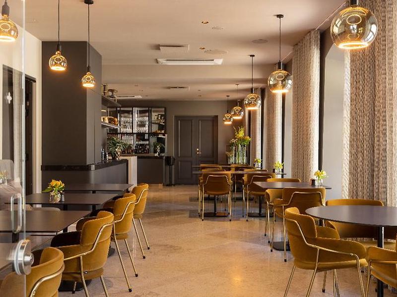 21B561EE55C05EC39F9591AF4CA55AD6