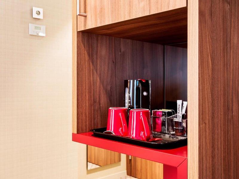 E51C8B881E22BA899C296B79ADBFF376