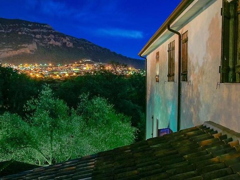 98A61B18FB6B67937E7BD0868CC4990C