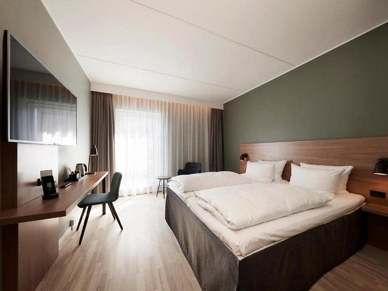 B8F0C0A2C3A50417A17144A9B5808223