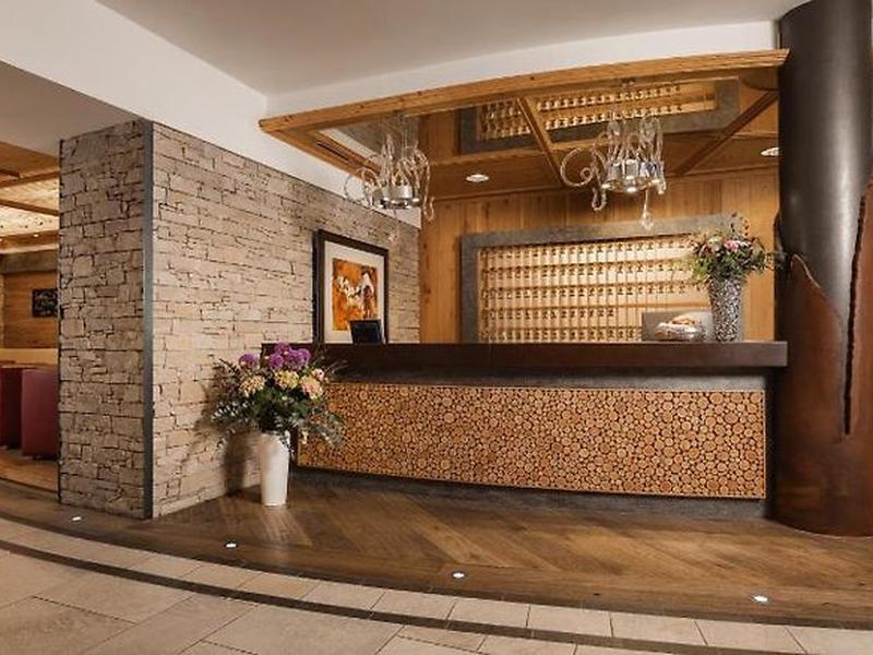 CED7CD8D2F4CF3C6BF24FA66937E5ABC