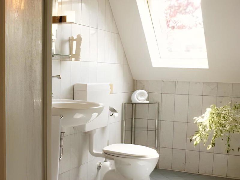 70E4BEC126DE2ED1A62E31F0429E9ABC