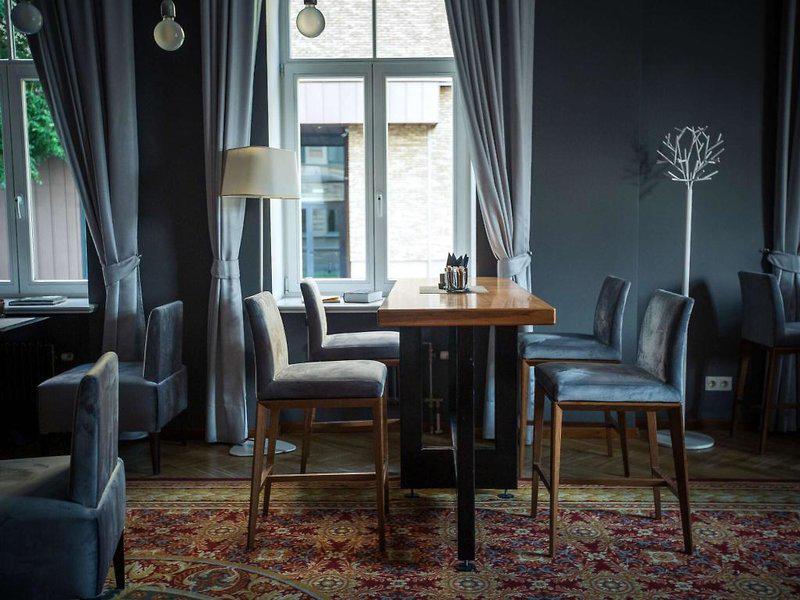 66B9C19EA7B7B21596DE1F3C8BA2DFBC