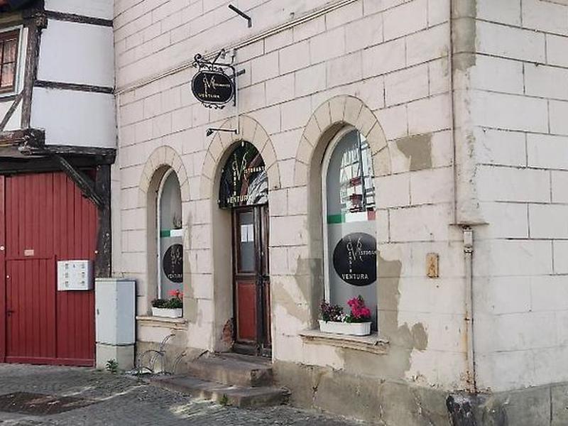 3C2B58C8435E55A8B5D1737B1ABF59CA