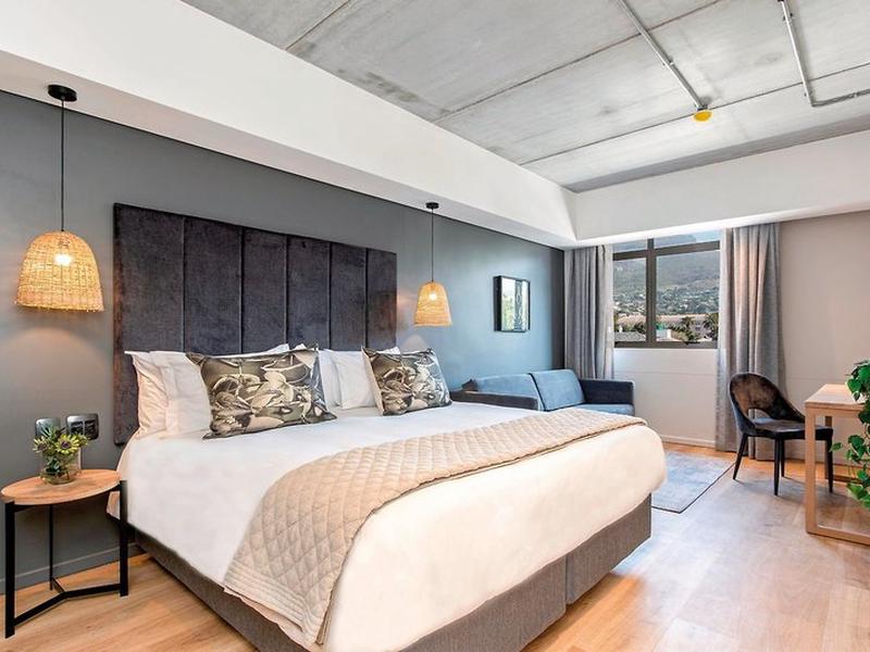 B566402679F18AECB2A5F82340985921