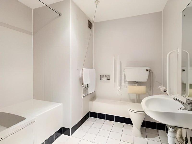 E233CFA801B907D5C0BDD055E20B6769