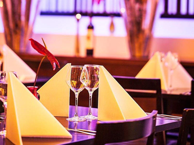 EEB8741BCBCF4FFD879C752903E3A279