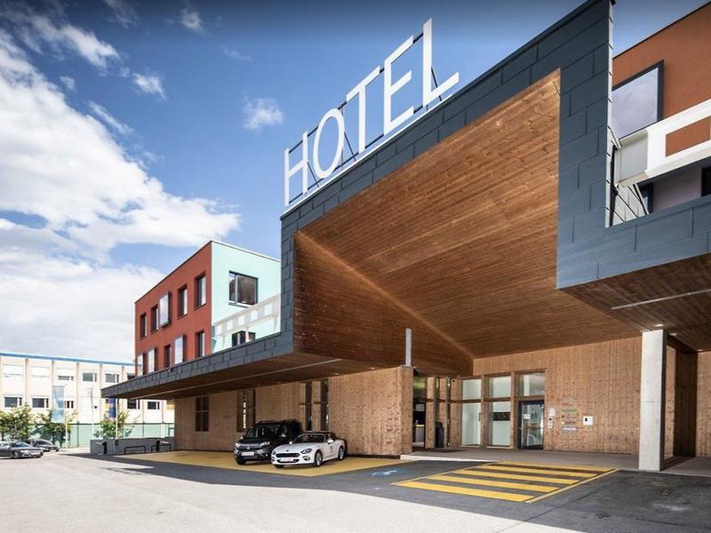 DFDA0C46CE2AA2DFED71FD77A80FC370