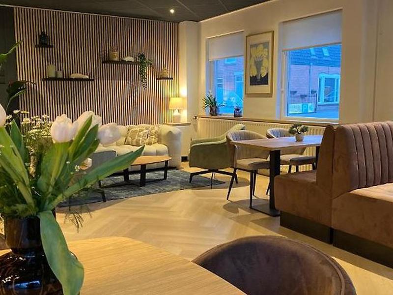 C83BD06F5D01E89A891346177622483F