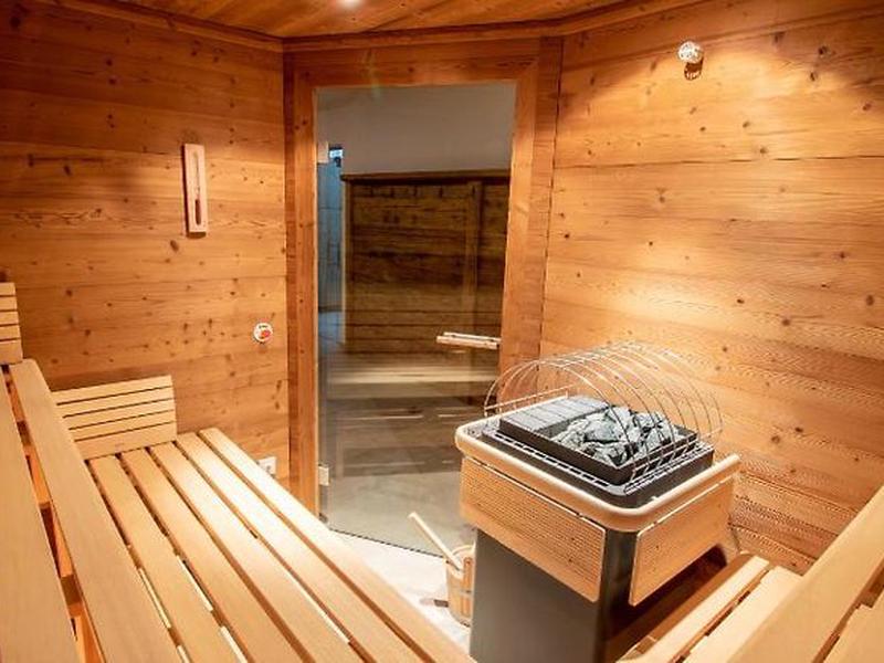 560EF427B271FC01147602F1ABA840D5