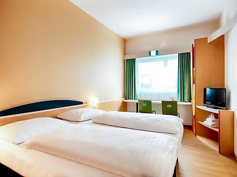 86566C533D7640FA44102C0680817D0C