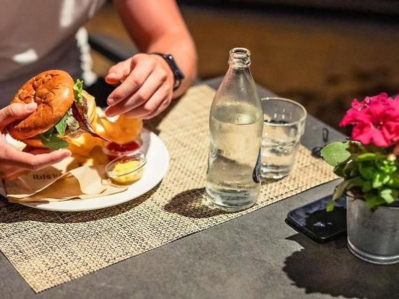 556E6A7E718AE0183E56102D9DE83656