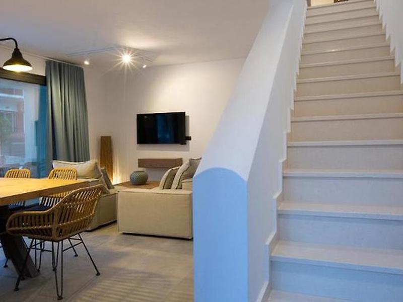 561B38CA85CD034E96F4A2A39EF7919F