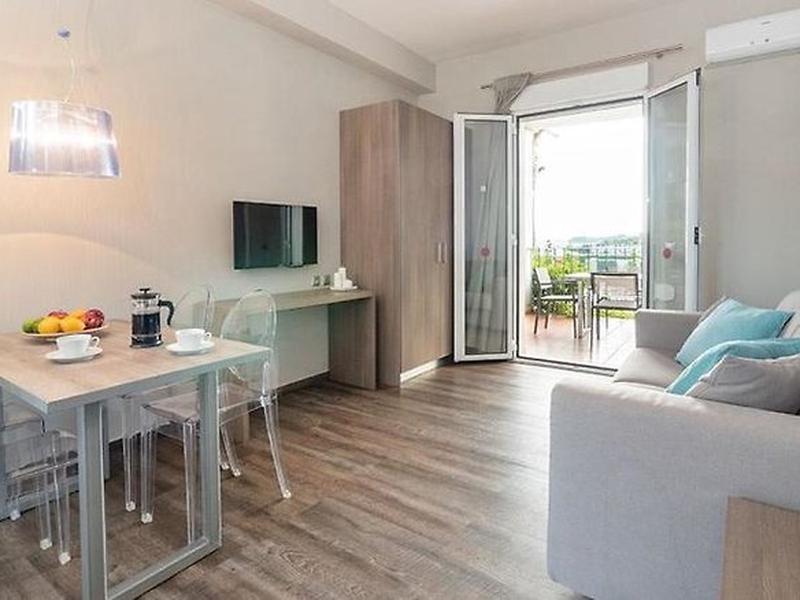 6F5D2572C7EA045850D1787156E60DA4