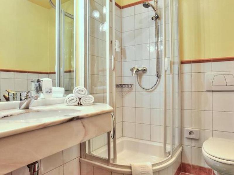 DAA19370B98359F7BD6B6EEC3E51A010