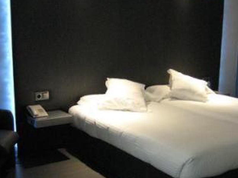 D69CC854FE4AA6C843278DBCBAF52B0B