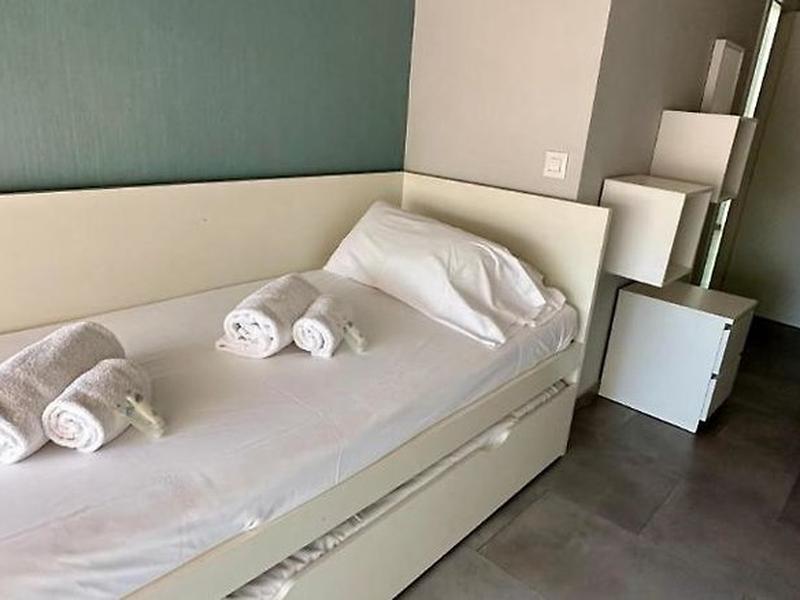 5194CB83FE20A9F57842DED99121C83C