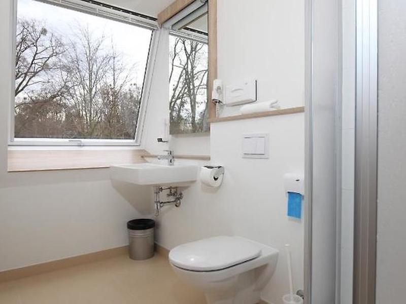 7CDB8A115DD402E9CFF996785D8BA014